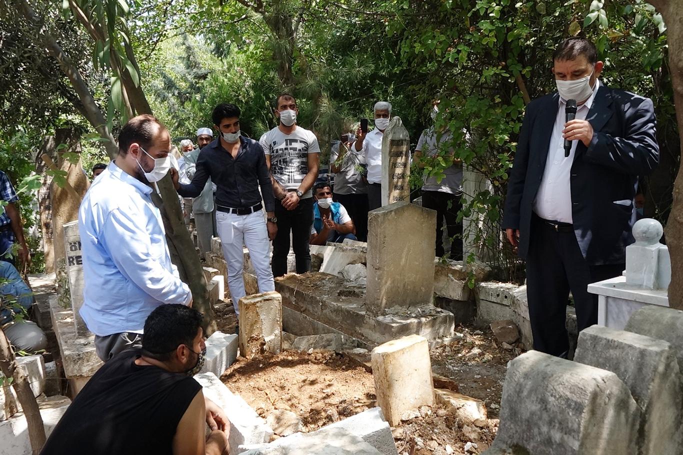 Aziz Hoca ebediyete uğurlandı Aziz Hoca ebediyete uğurlandı